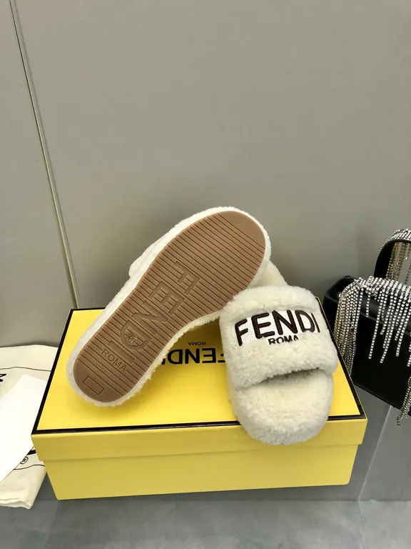 Fendi Shoe 